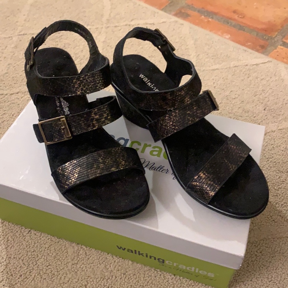 Walking Cradles “Lean” Black & Bronze 7M sandals